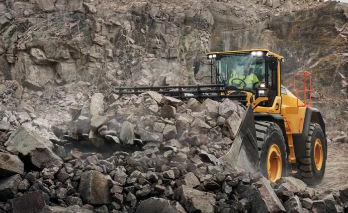 Volvo lança carregadeira, caminhão articulado e duas escavadeiras