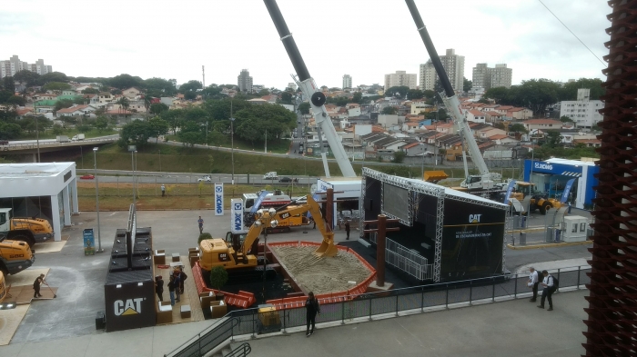 Caterpillar lança máquinas e aplicativo durante M&T Expo 2018