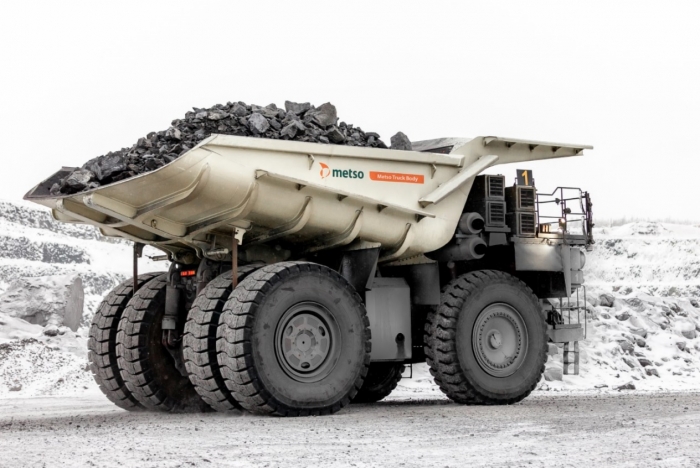 Metso lança caçamba para caminhão de mineração com revestimento de borracha