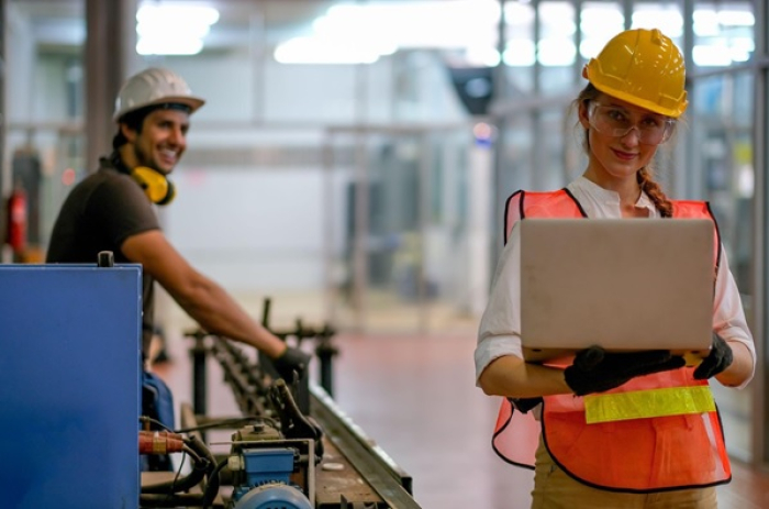 Formação de novos talentos: onde estudar para entrar nas indústrias de Metalurgia e Mineração